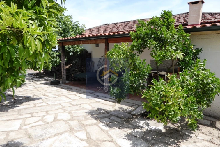 Moradia T6 para Venda em Arnoia Foto 28