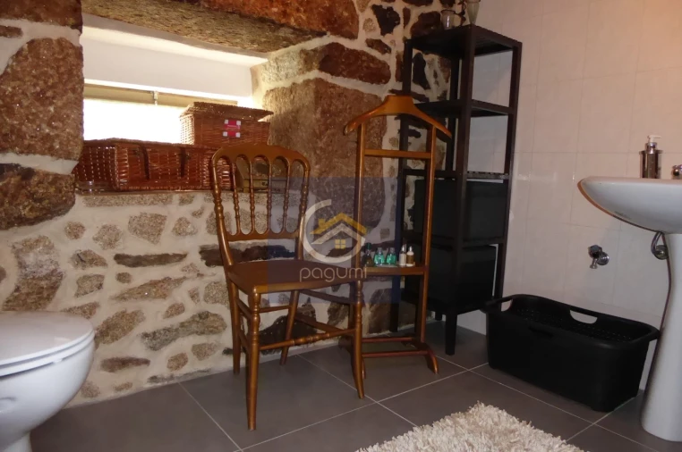 Moradia T6 para Venda em Arnoia Foto 40