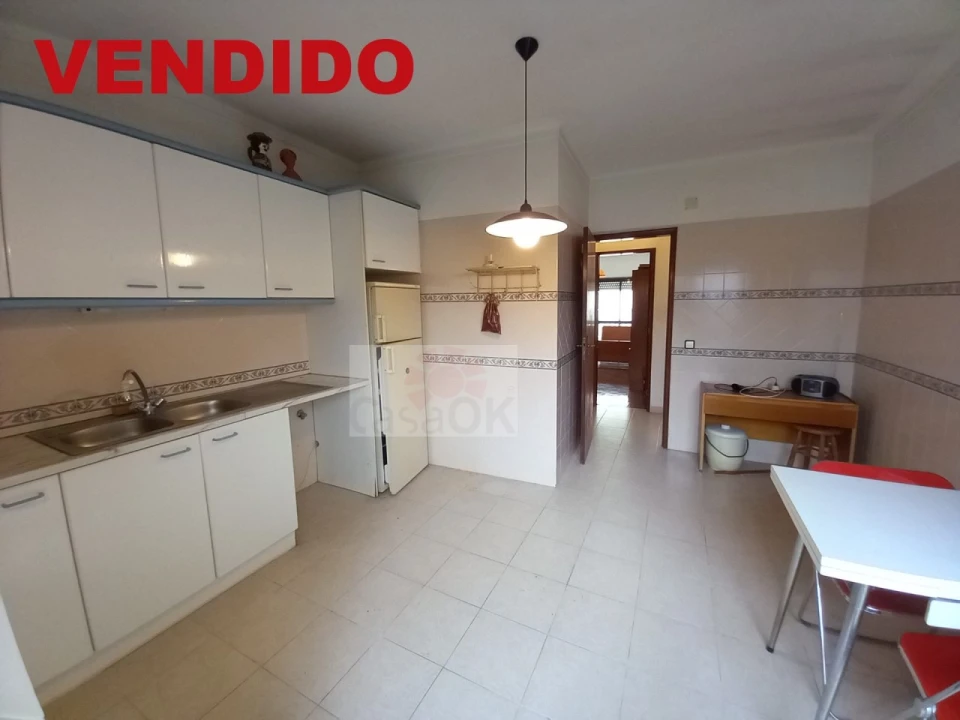 Apartamento T1 para Venda em Nossa Senhora do Pópulo, Coto e São Gregório Foto 1