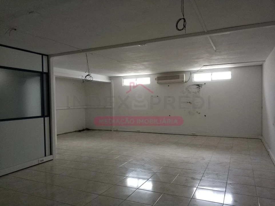 Loja para Venda em Arcos e Mogofores Foto 5