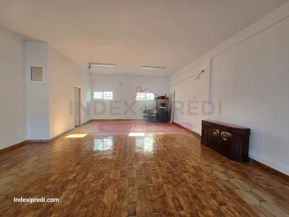 Loja para Venda em Arcos e Mogofores Foto 21