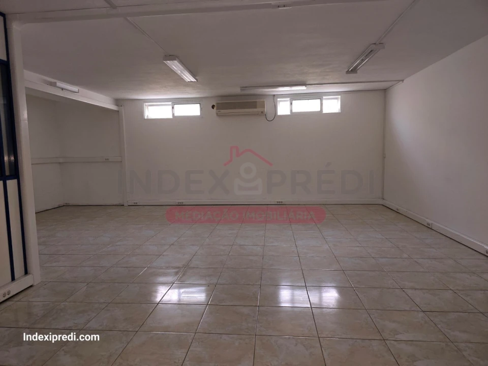 Loja para Venda em Arcos e Mogofores Foto 2