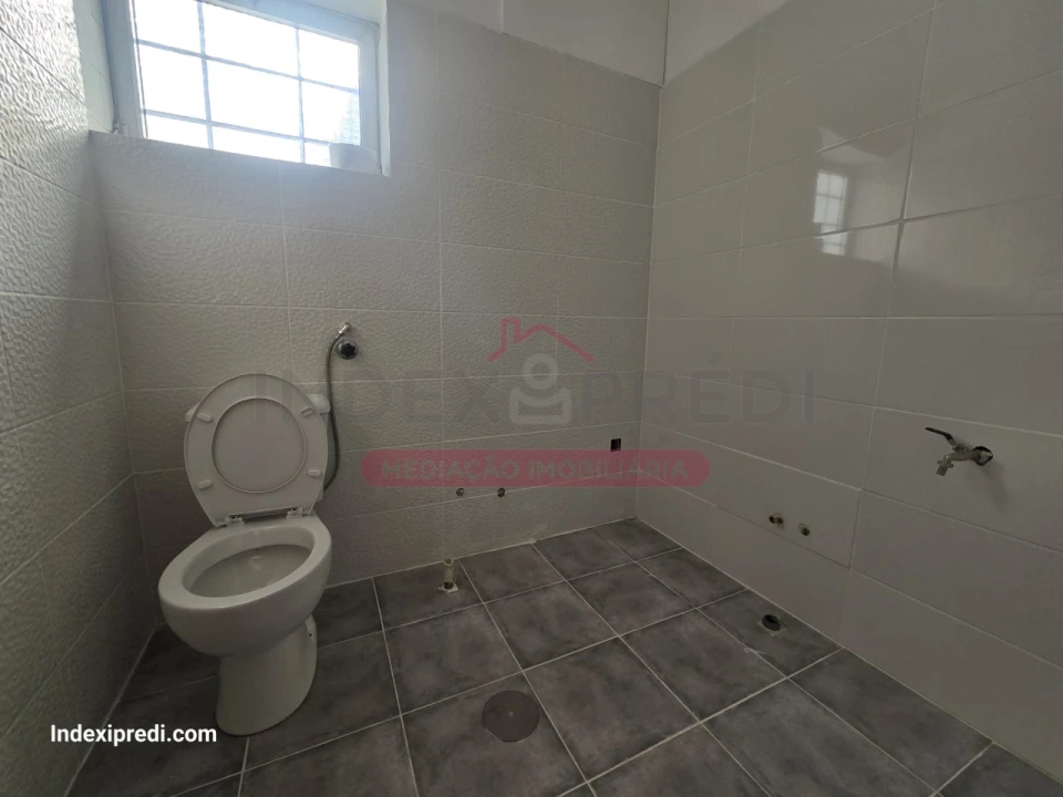 Loja para Venda em Arcos e Mogofores Foto 7