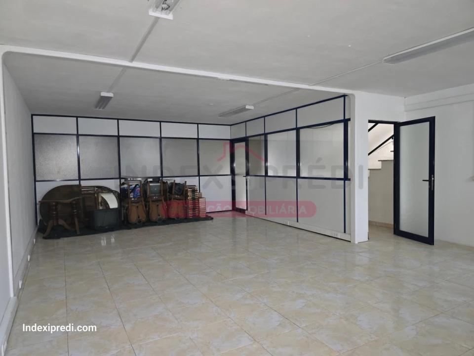 Loja para Venda em Arcos e Mogofores Foto 9