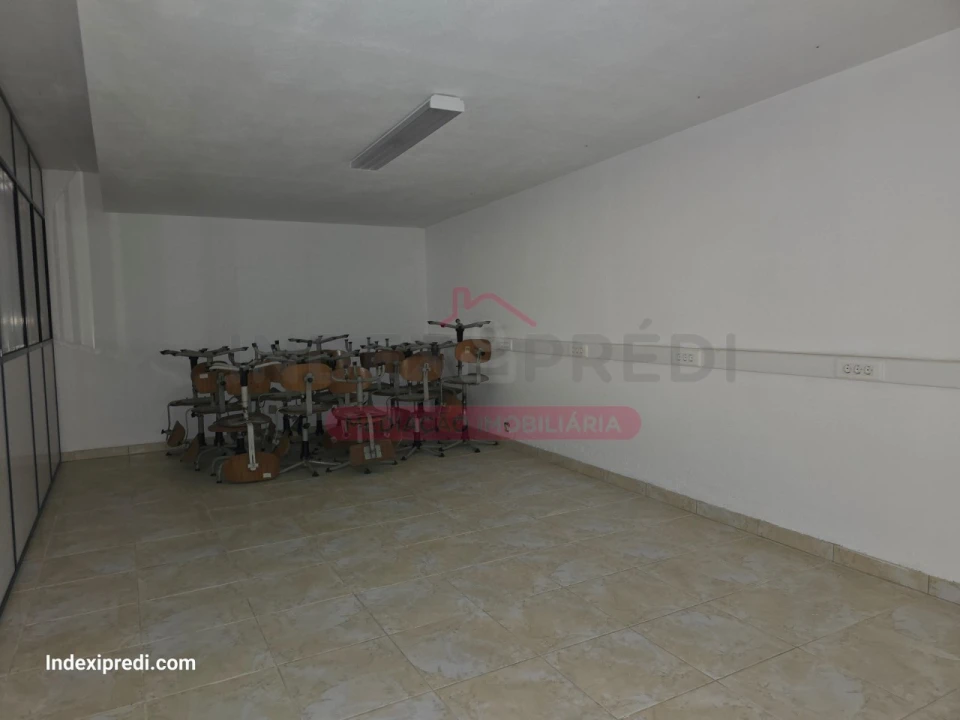 Loja para Venda em Arcos e Mogofores Foto 13