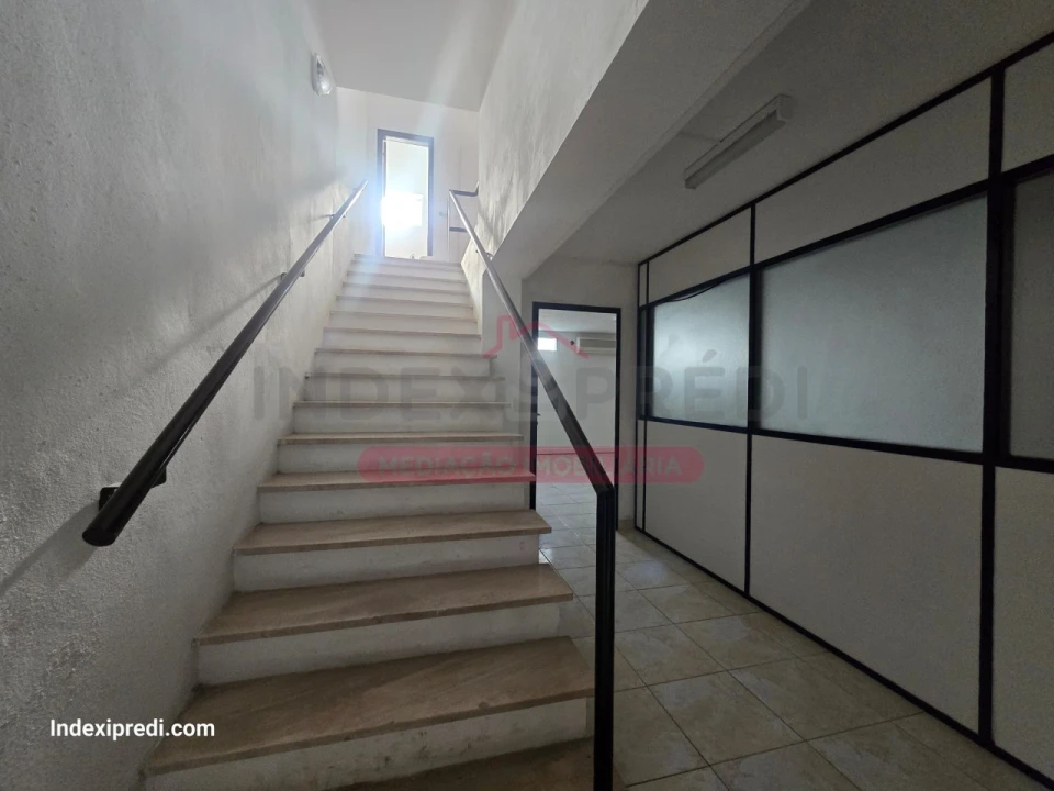 Loja para Venda em Arcos e Mogofores Foto 15