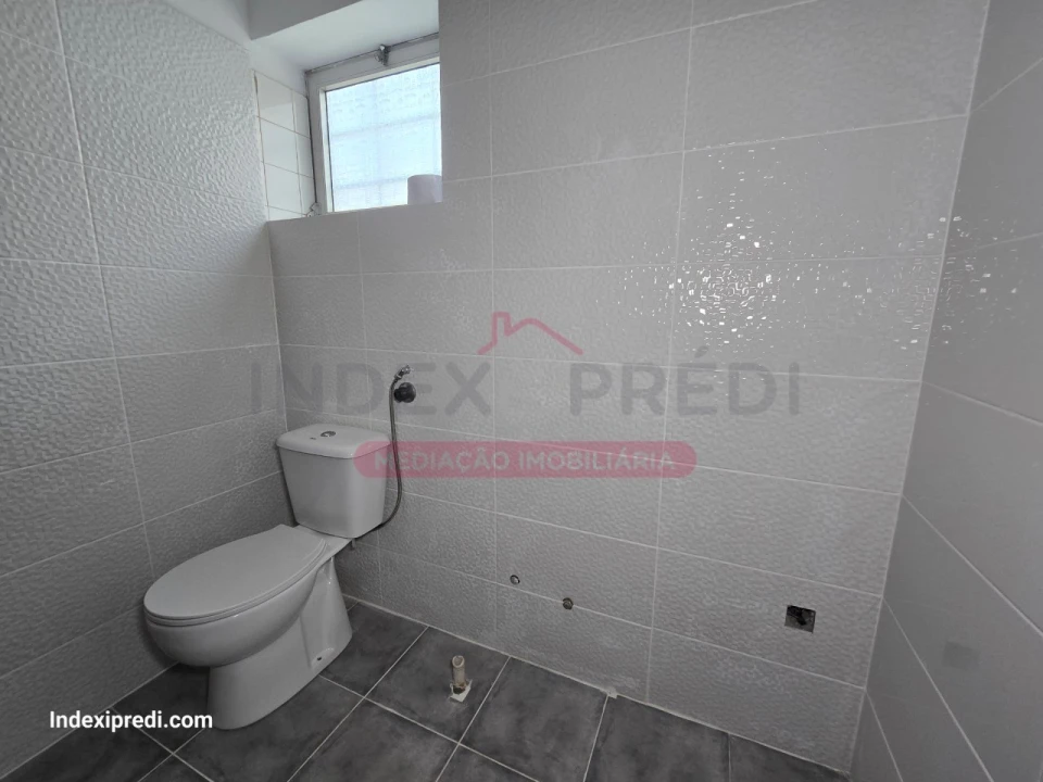 Loja para Venda em Arcos e Mogofores Foto 22