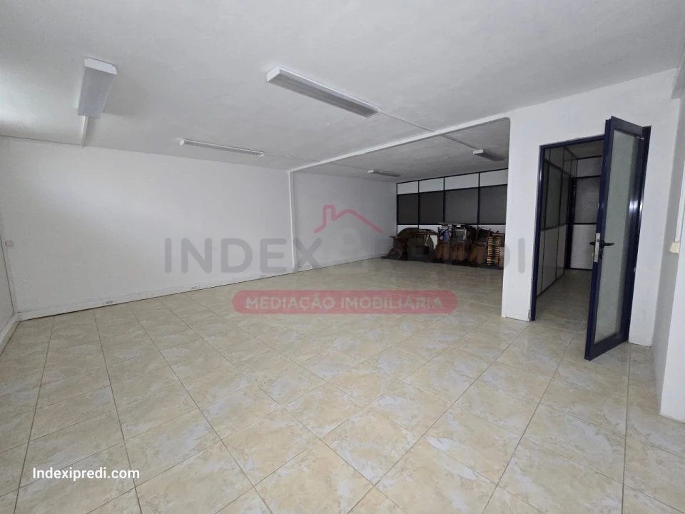 Loja para Venda em Arcos e Mogofores Foto 29