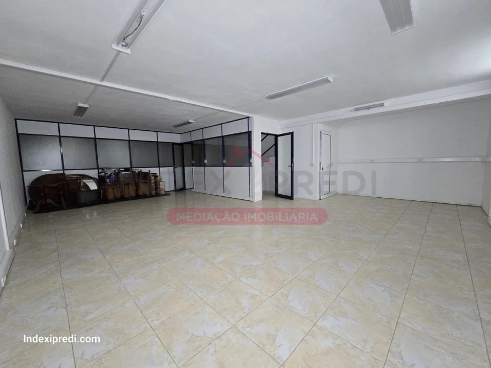 Loja para Venda em Arcos e Mogofores Foto 30