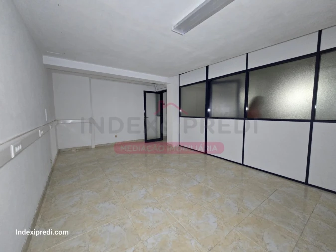 Loja para Venda em Arcos e Mogofores Foto 26