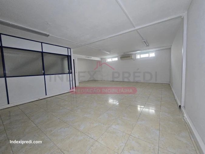 Loja para Venda em Arcos e Mogofores Foto 31