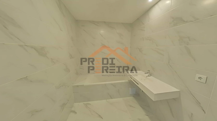 Apartamento T2 para Venda em Camarate, Unhos e Apelação Foto 20