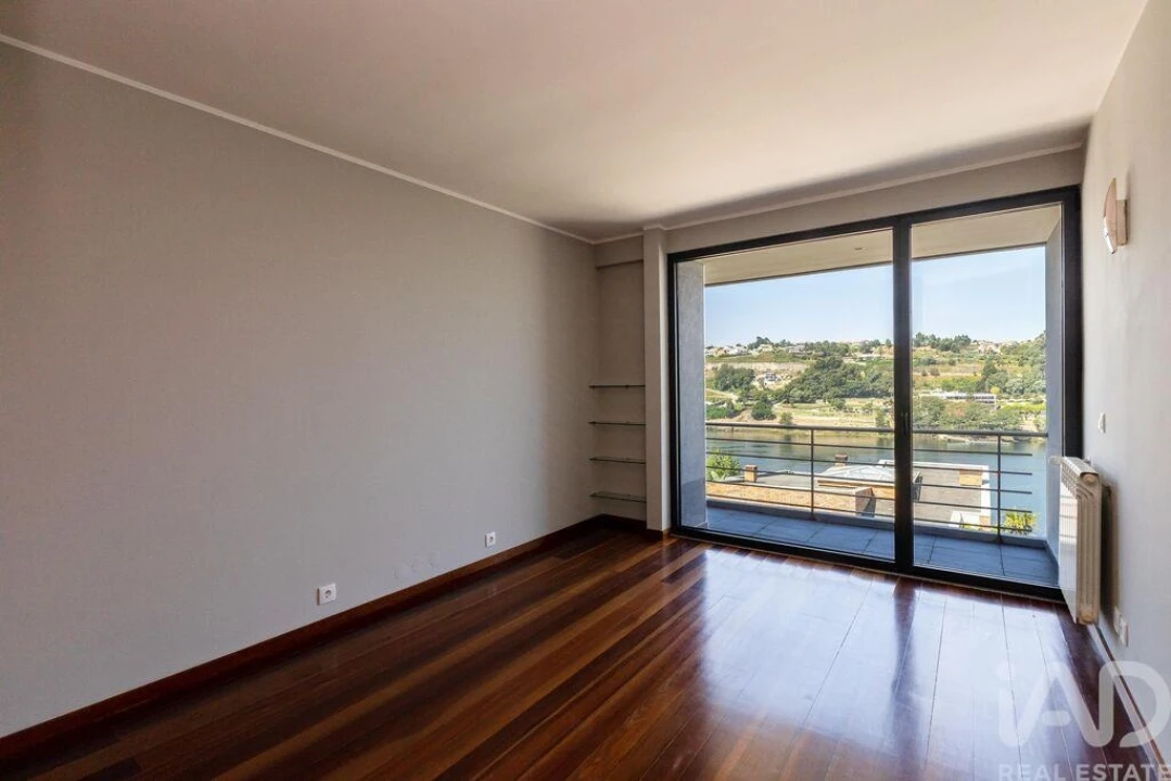 Moradia T6 para Venda em Gondomar (São Cosme), Valbom e Jovim Foto 8