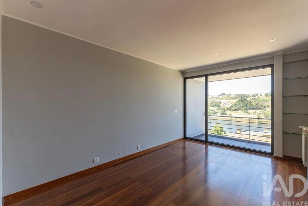 Moradia T6 para Venda em Gondomar (São Cosme), Valbom e Jovim Foto 15