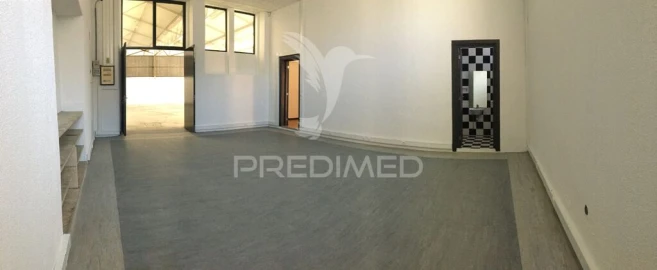 Armazém para Arrendamento em Paranhos