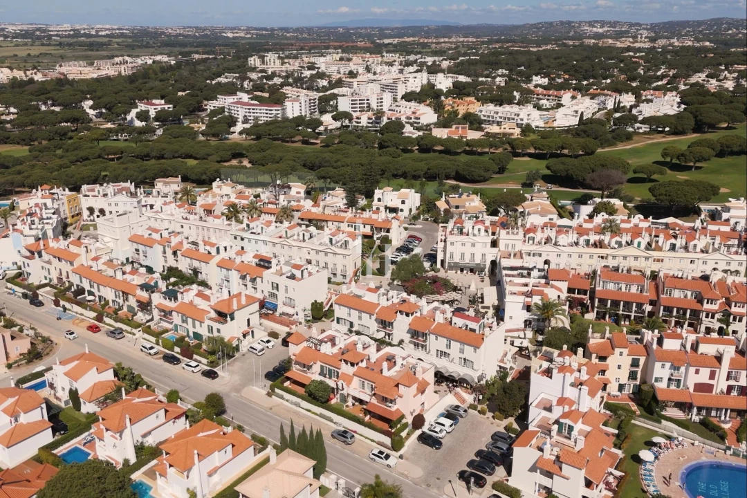 Apartamento T2 para Arrendamento férias em Quarteira Foto 31