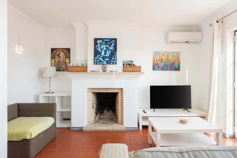 Apartamento T2 para Arrendamento férias em Quarteira Foto 7