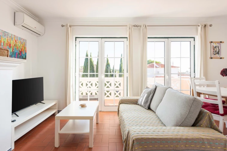 Apartamento T2 para Arrendamento férias em Quarteira Foto 4