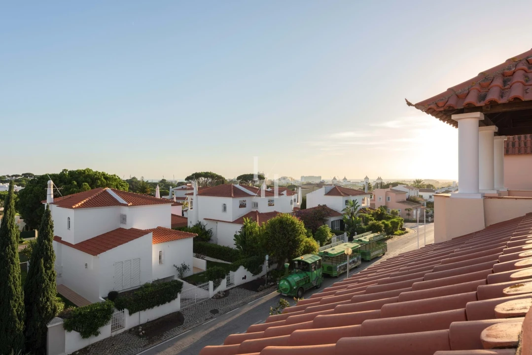 Apartamento T2 para Arrendamento férias em Quarteira Foto 30