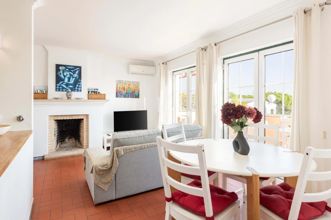 Apartamento T2 para Arrendamento férias em Quarteira Foto 15