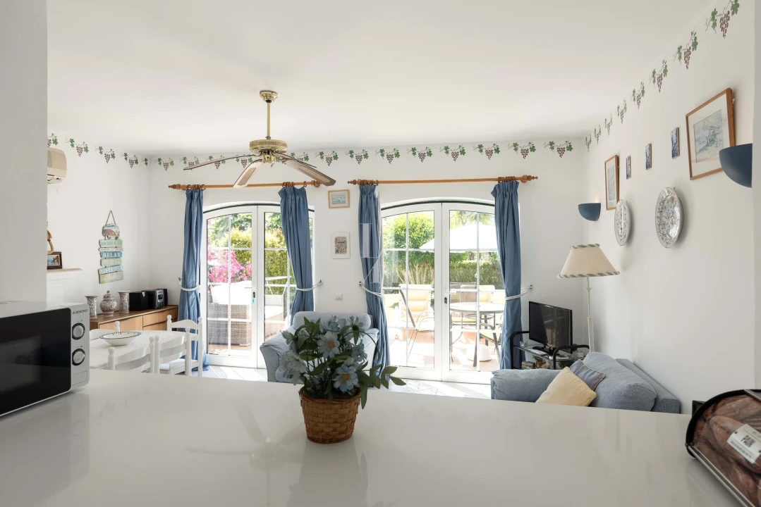 Apartamento T2 para Arrendamento férias em Quarteira Foto 11