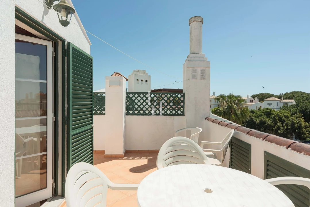 Apartamento T2 para Arrendamento férias em Quarteira Foto 24