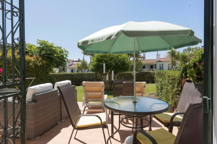 Apartamento T2 para Arrendamento férias em Quarteira Foto 15