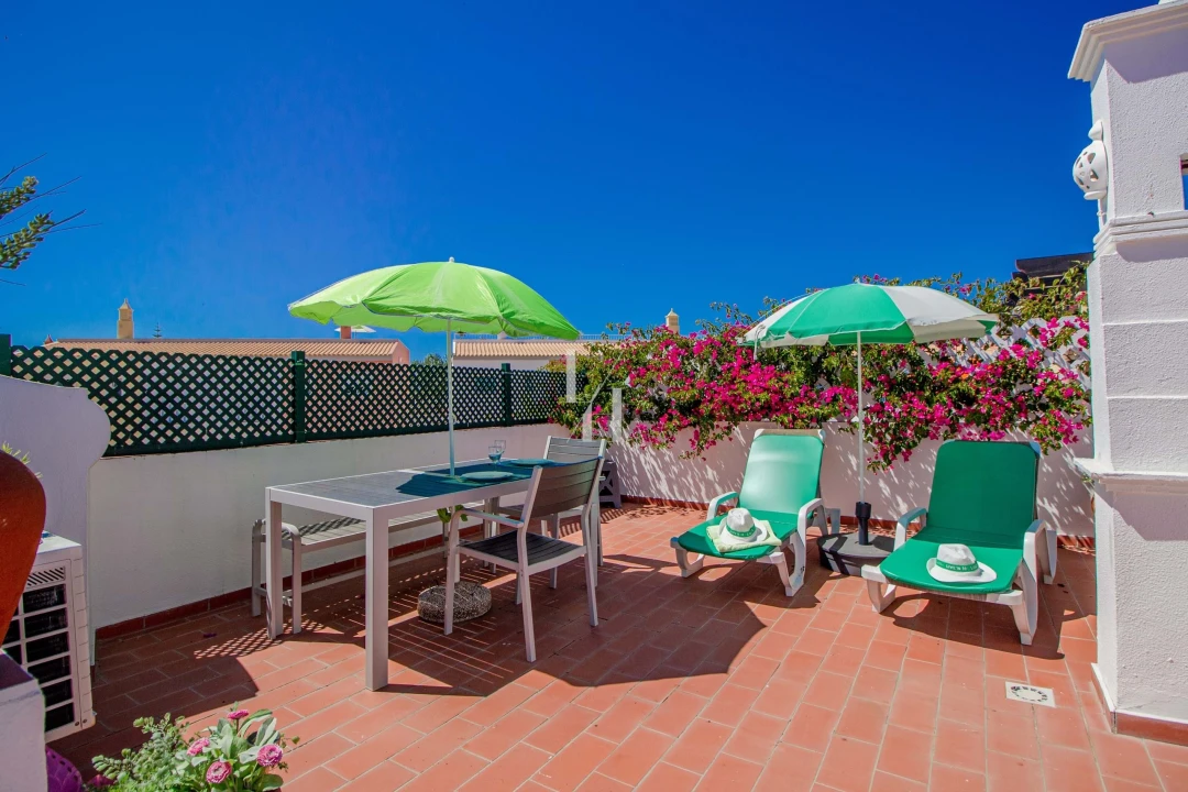 Apartamento para Arrendamento férias em Quarteira Foto 11