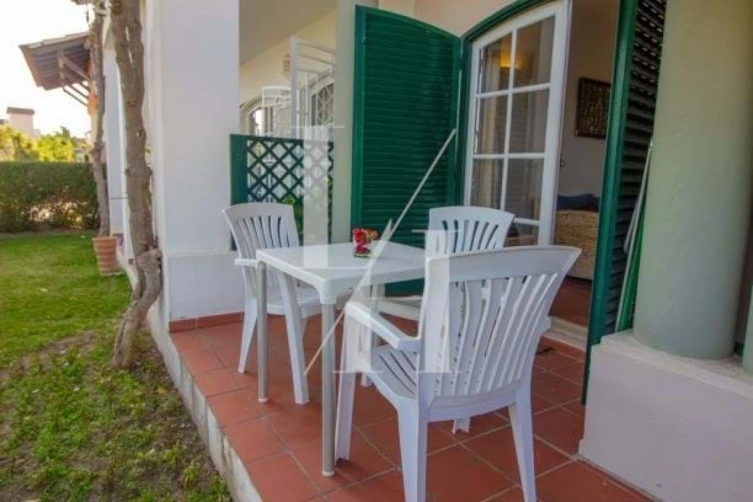 Apartamento T2 para Arrendamento férias em Quarteira Foto 4