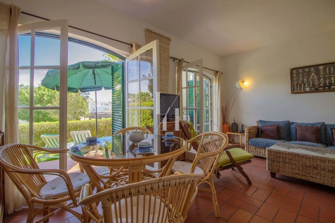 Apartamento T2 para Arrendamento férias em Quarteira Foto 6