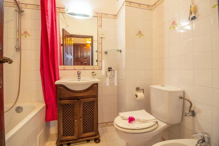 Apartamento T2 para Arrendamento férias em Quarteira Foto 11