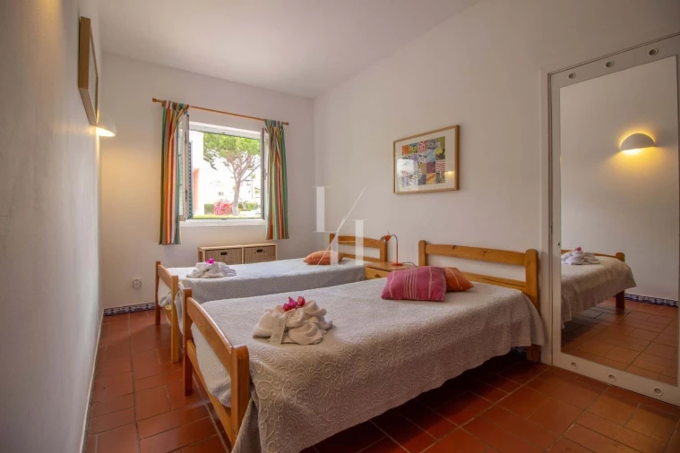 Apartamento T2 para Arrendamento férias em Quarteira Foto 9