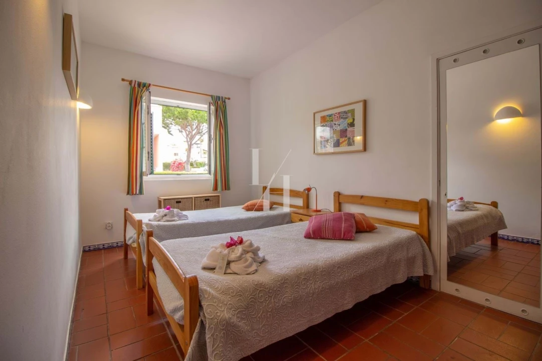 Apartamento T2 para Arrendamento férias em Quarteira Foto 9
