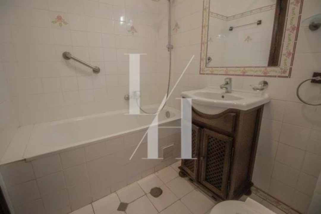 Apartamento T2 para Arrendamento férias em Quarteira Foto 13