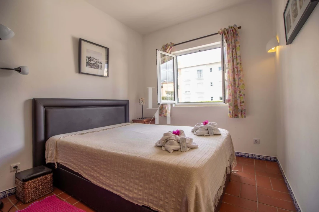 Apartamento T2 para Arrendamento férias em Quarteira Foto 10