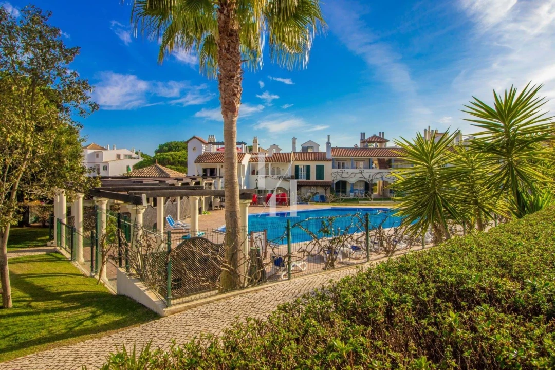 Apartamento T2 para Arrendamento férias em Quarteira Foto 1