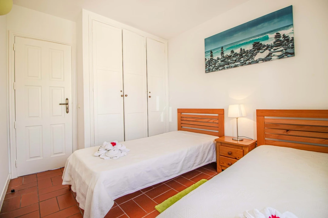 Apartamento T2 para Arrendamento férias em Quarteira Foto 18
