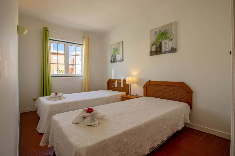 Apartamento T2 para Arrendamento férias em Quarteira Foto 14