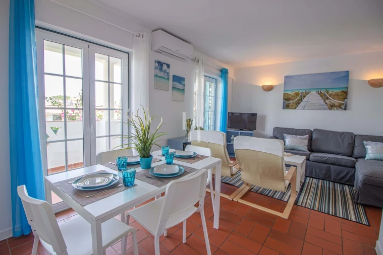 Apartamento T2 para Arrendamento férias em Quarteira Foto 3
