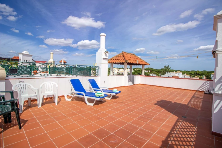 Apartamento T2 para Arrendamento férias em Quarteira Foto 22