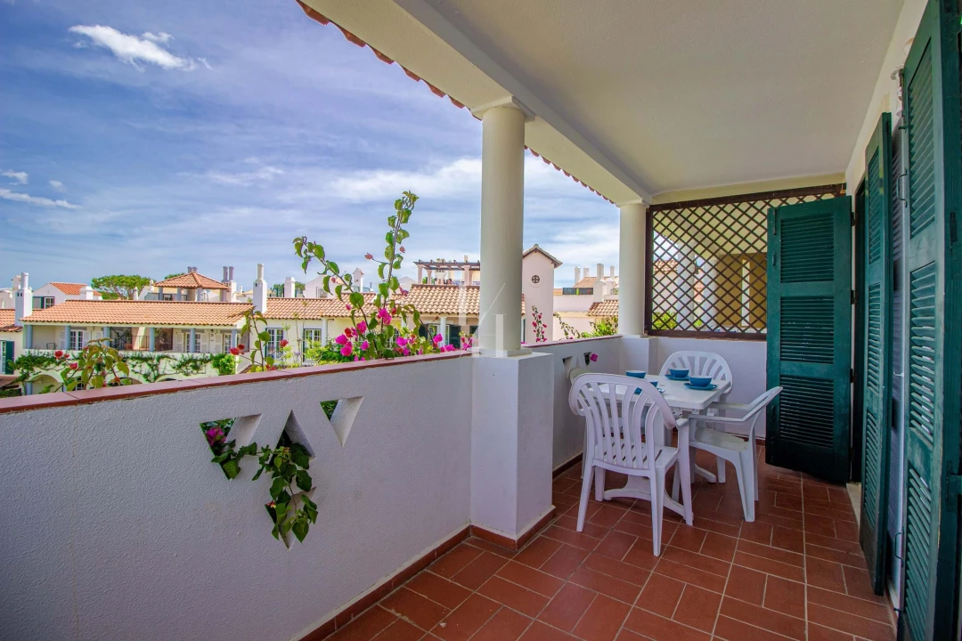 Apartamento T2 para Arrendamento férias em Quarteira Foto 11