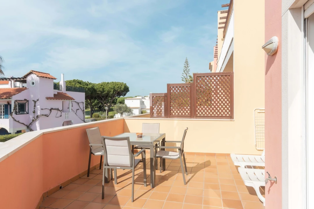 Apartamento para Arrendamento férias em Quarteira Foto 11