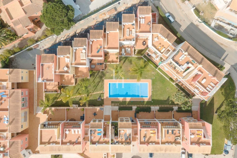 Apartamento para Arrendamento férias em Quarteira Foto 14