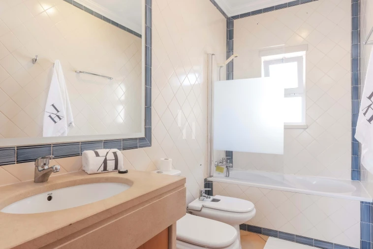 Apartamento para Arrendamento férias em Quarteira Foto 9