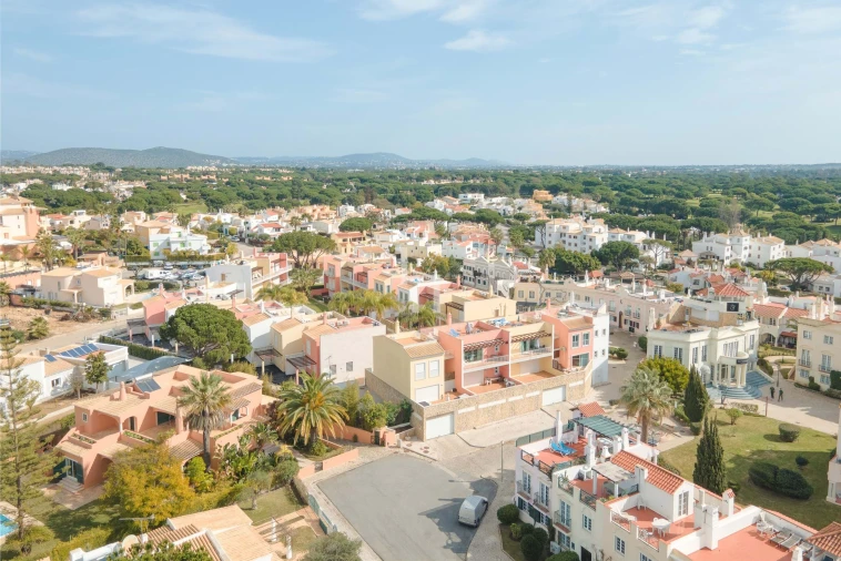 Apartamento para Arrendamento férias em Quarteira Foto 16