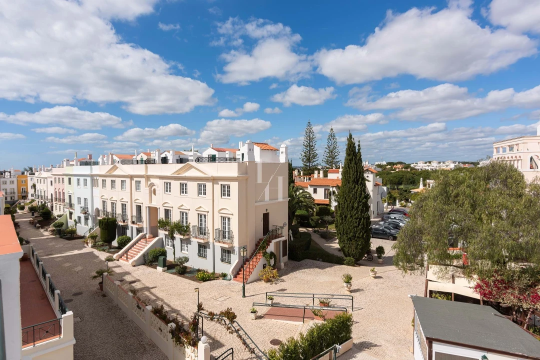 Apartamento T3 para Arrendamento férias em Quarteira Foto 21