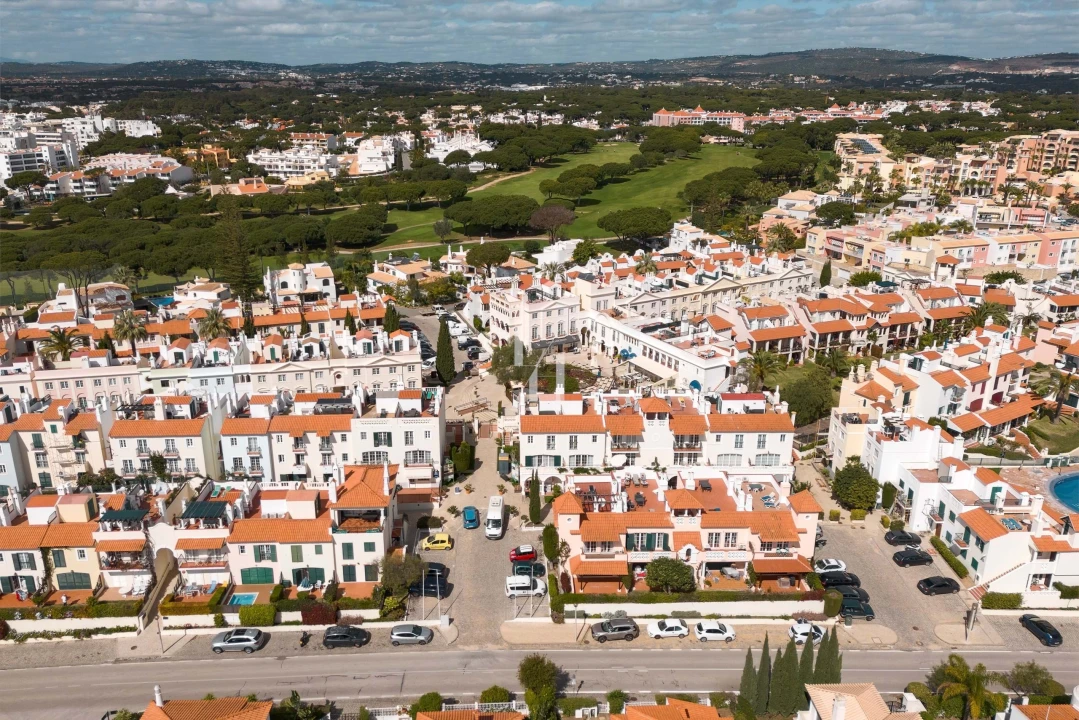 Apartamento T3 para Arrendamento férias em Quarteira Foto 16