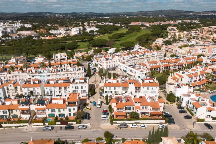 Apartamento T3 para Arrendamento férias em Quarteira Foto 16
