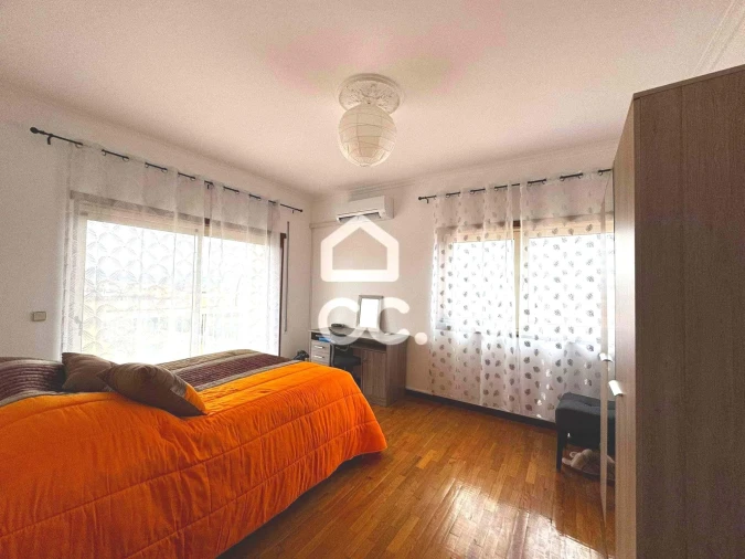 Apartamento T3 para Venda em Vilar de Nantes Foto 4