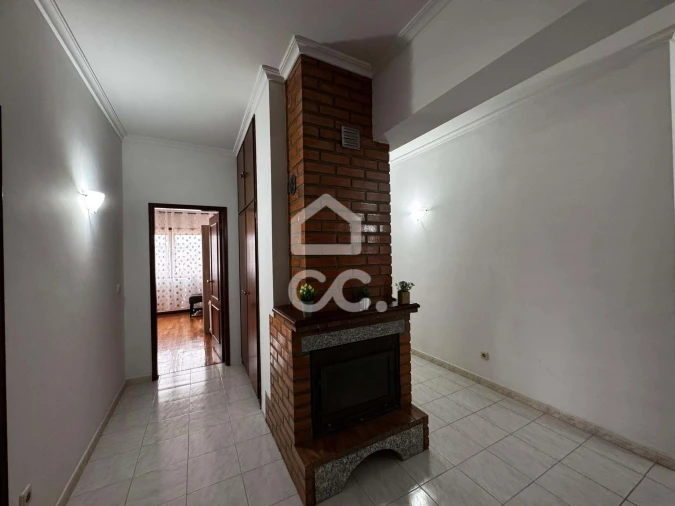 Apartamento T3 para Venda em Vilar de Nantes Foto 11